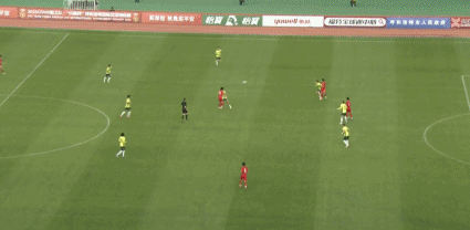 16闪电丢球后防线分钟后迅速扳平冰球突破正规网站1-1！中国U(图3)