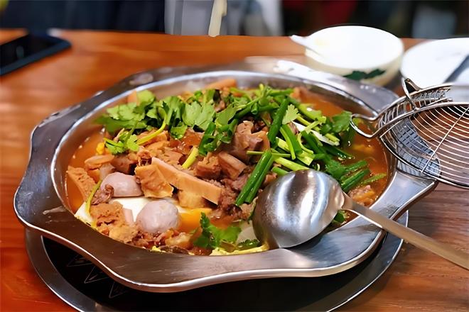 人都以温暖的美食驱散选择还十分丰富冰球突破游戏早晚交替之时的寒意柳州(图1)